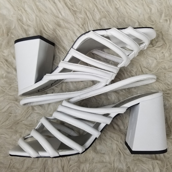 FREE PEOPLE Strappy Cage Style Chunky Heel Sandals White Leather 39** - Picture 7 of 15